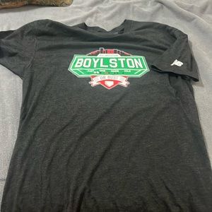 New Balance “Run Boston” Marathon “Boylston or Bust Black t-shirt nwt size large